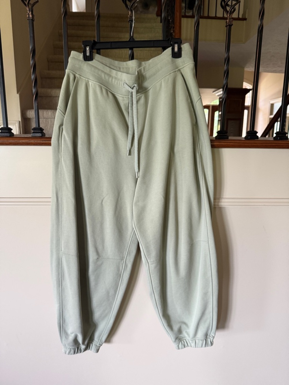 lululemon athletica Sage Green women’s Jogger Sweatpants